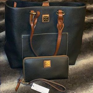 Black Large Dooney & Bourke Shoulder Bag